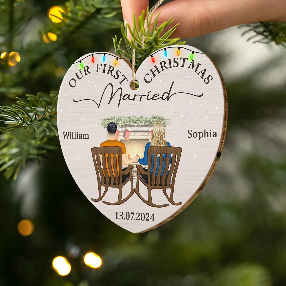 Premier Noël pour les fiancés - Décoration en bois personnalisée