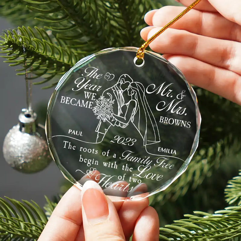 Gift For Couples,Wedding Anniversary,Married ,Christmas,Love - First Christmas Couple The Roots Of A Family Tree Begin - Personalized Circle Glass Ornament 