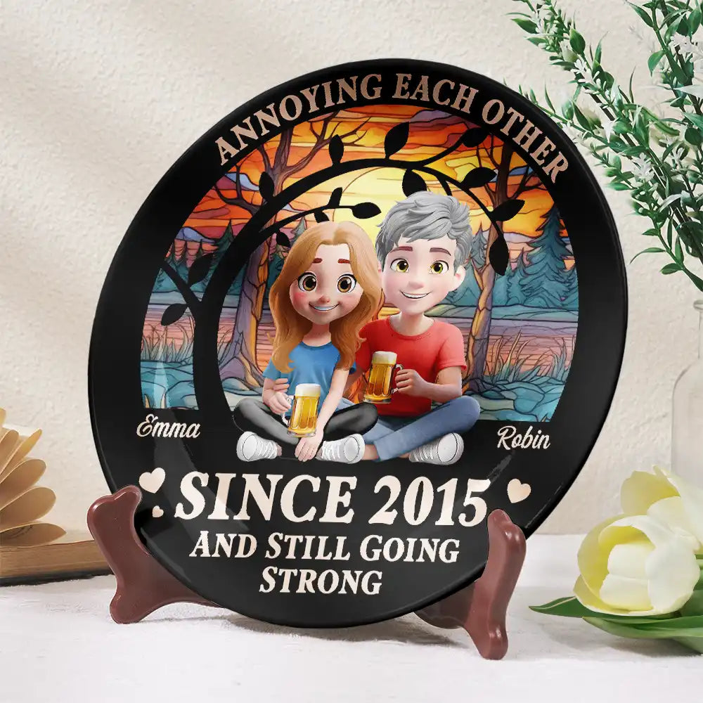 Gift For Couples,Old Couples,Gift For Husband,Gift For Wife,Love - 3D Effect Couple Annoying Each Other - Personalized Ceramic Plate
