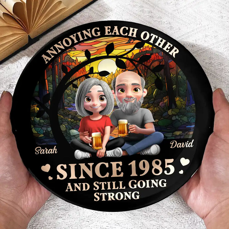 Gift For Couples,Old Couples,Gift For Husband,Gift For Wife,Love - 3D Effect Couple Annoying Each Other - Personalized Ceramic Plate