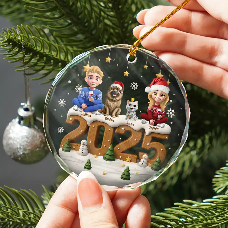 3D Effect Christmas Family And Dog Cat - Personalized Circle Glass Ornament