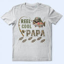 Gift For Father, Gift For Grandpa, Fishing, Non-Eng, Icon, Humorous - 3D Effect Fisherman Reel Cool Dad Papa - Personalized T Shirt