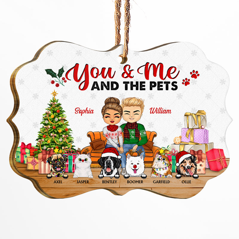 Couple Chibi de Noël Toi &amp; Moi et les animaux - Cadeau de Noël pour les amoureux des chiens et des chats - Décoration en bois personnalisée