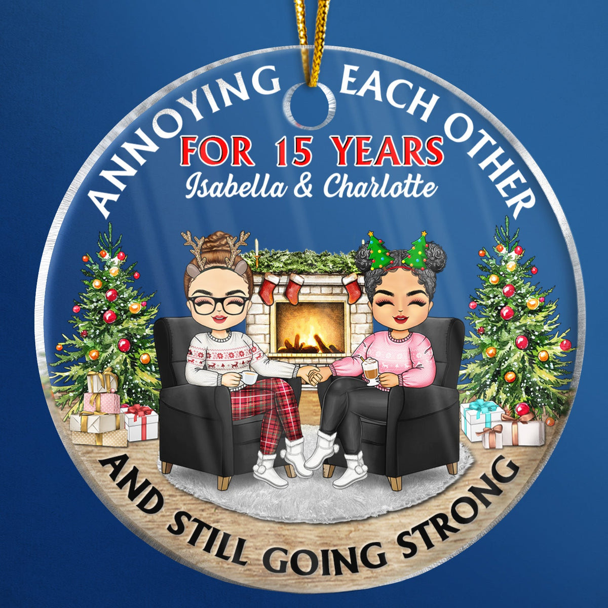 Famille de Noël Chibi Couple s'agaçant mutuellement depuis - Cadeau pour couples - Ornement acrylique personnalisé en forme de cercle