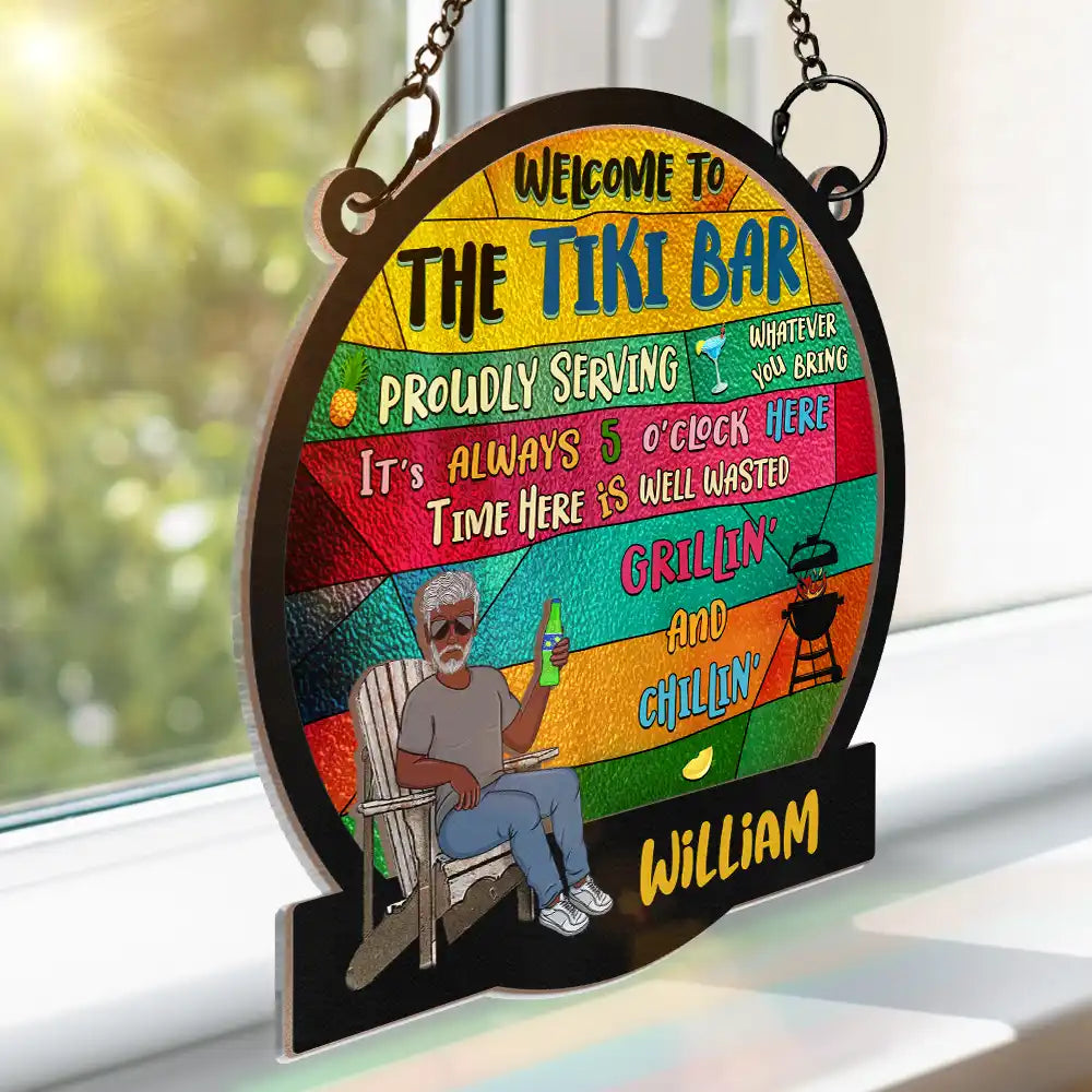 Patio Welcome Grilling Fièrement au service de ce que vous apportez - Ornement attrape-soleil personnalisé à suspendre à la fenêtre