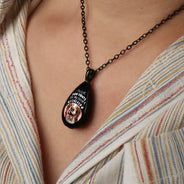 Collier souvenir personnalisé avec photo et empreintes de pattes