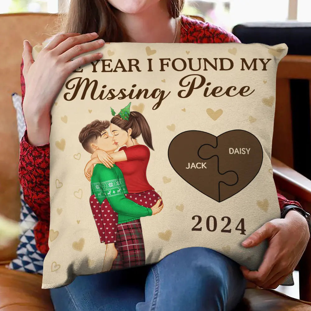 Gift For Couples - The Year I Found My Missing Piece Kissing Couples - Personalized Pillow