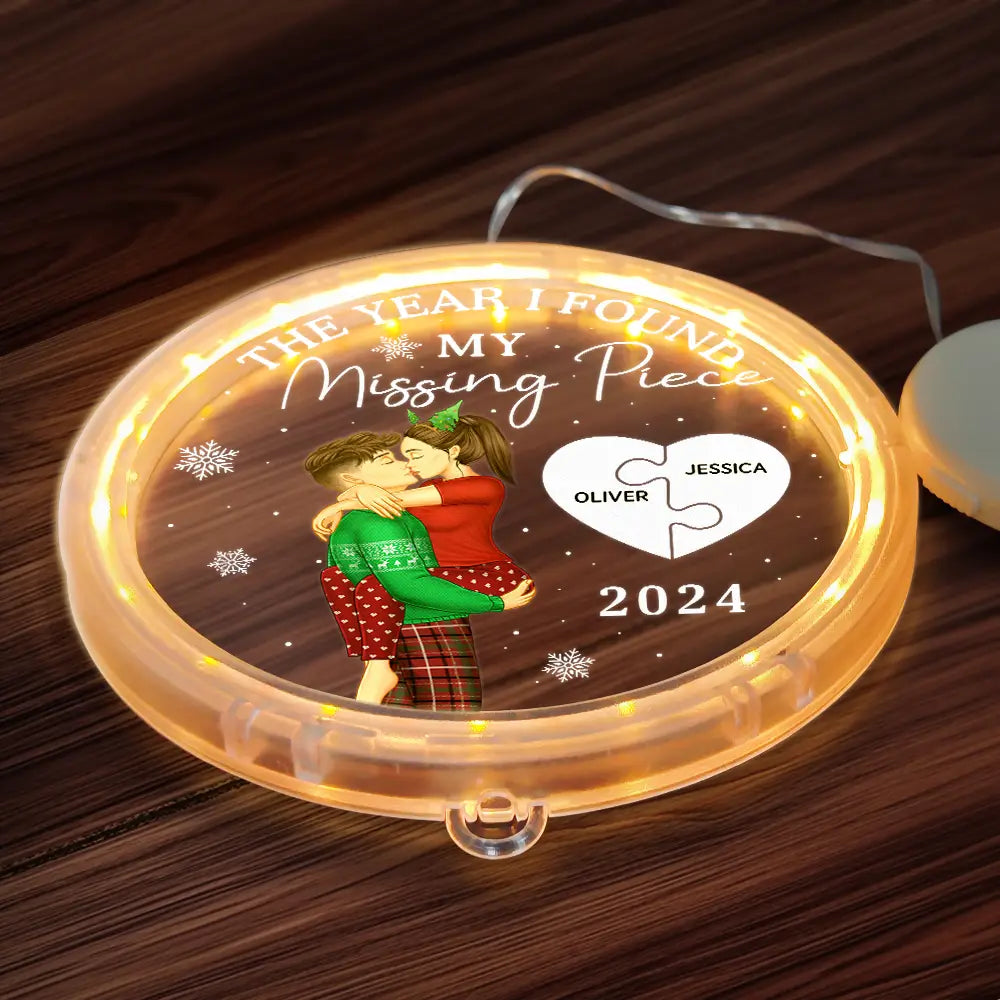 Gift For Couples, Gift For Husband, Gift For Wife, Gift For Boyfriend, Gift For Girlfriend - The Year I Found My Missing Piece Kissing Couples - Personalized LED Pendant Light
