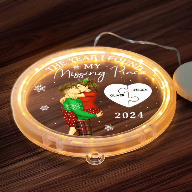 Gift For Couples, Gift For Husband, Gift For Wife, Gift For Boyfriend, Gift For Girlfriend - The Year I Found My Missing Piece Kissing Couples - Personalized LED Pendant Light
