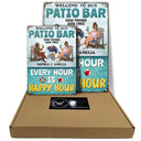 Grillades au bord de la piscine où les voisins écoutent de la bonne musique Couple mari femme - Panneau d'arrière-cour - Panneaux métalliques classiques personnalisés