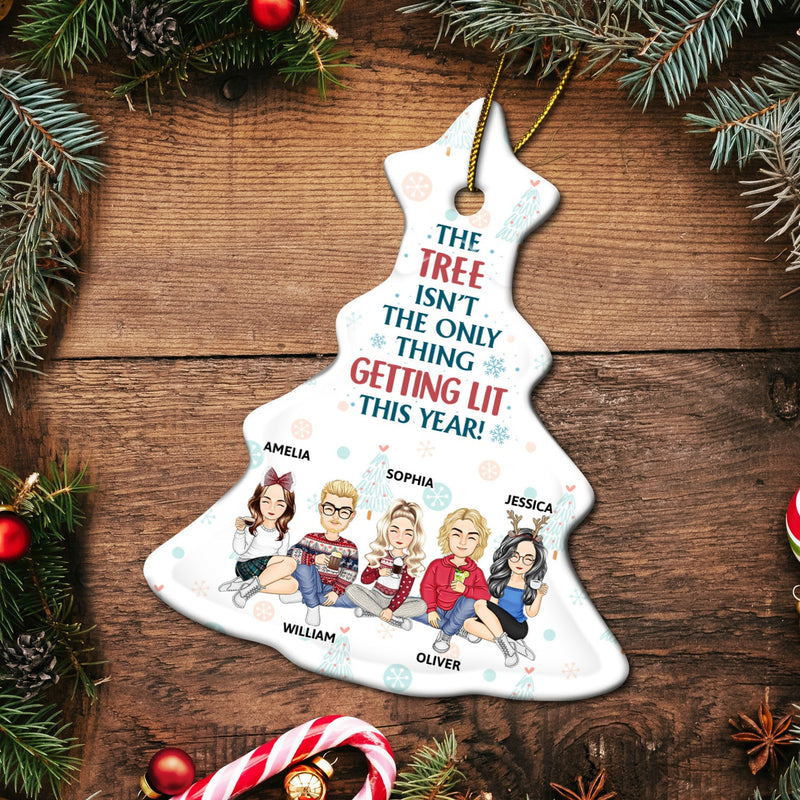 L'arbre n'est pas la seule chose qui s'allume - Cadeau de Noël pour meilleur ami, frère, collègue, meilleur ami - Ornement d'arbre en céramique personnalisé