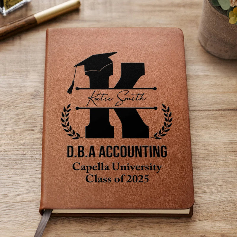 Cérémonie de remise de diplômes avec monogramme - Cadeau de remise de diplôme, cadeau pour amis - Journal en cuir personnalisé
