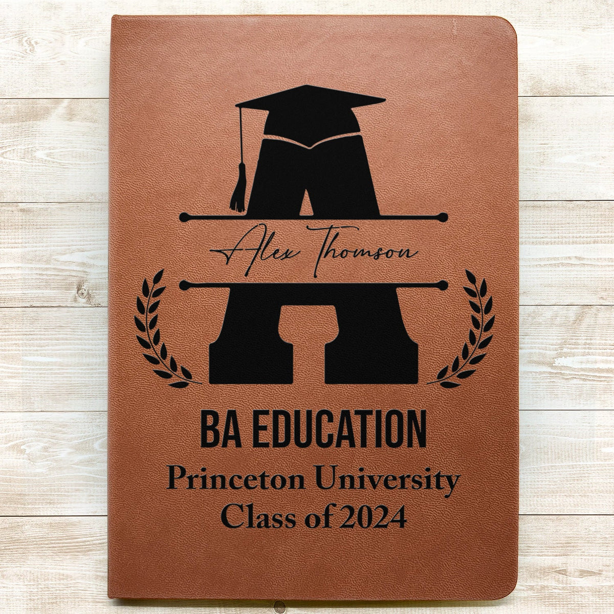 Cérémonie de remise de diplômes avec monogramme - Cadeau de remise de diplôme, cadeau pour amis - Journal en cuir personnalisé