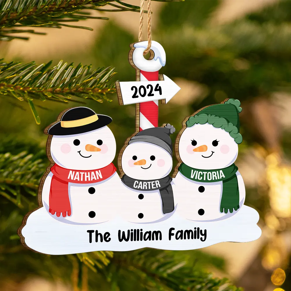 Famille de bonhommes de neige - Décoration en bois découpée personnalisée 