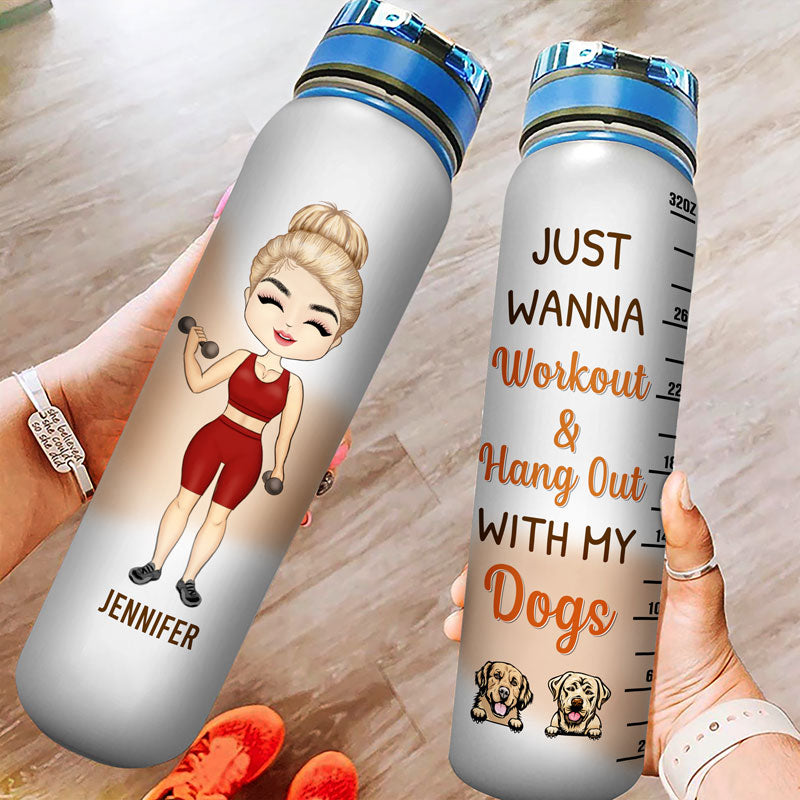 Je veux juste m'entraîner et passer du temps avec mes chiens - Cadeau pour les amateurs de gym et de chiens - Bouteille d'eau personnalisée avec suivi