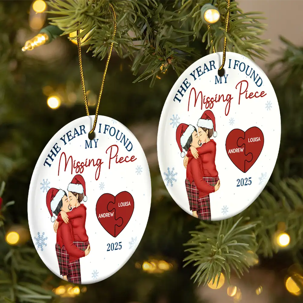 Love,Christmas,Gift For Wife,Gift For Husband,Gift For Couples,Gift For Boyfriend,Gift For Girlfriend - The Year I Found My Missing Piece Kissing Couple - Personalized Circle Ceramic Ornament