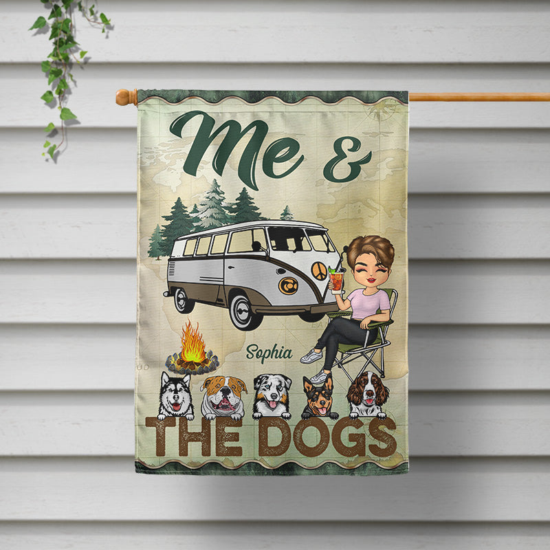 Moi et les chiens, camping mari femme - Cadeau couple - Drapeau personnalisé