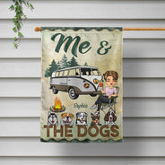 Moi et les chiens, camping mari femme - Cadeau couple - Drapeau personnalisé