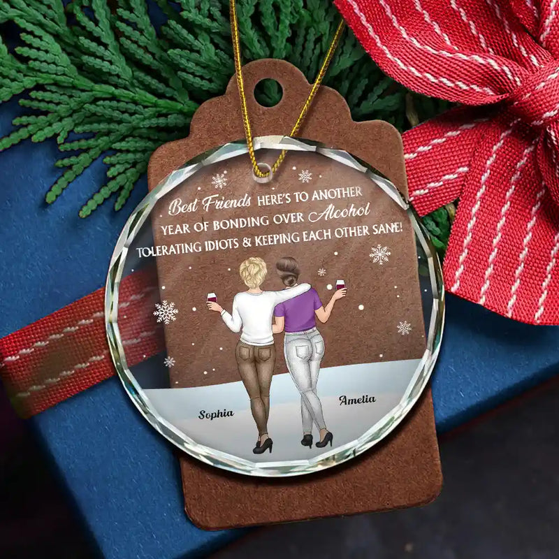 Gift For Bestie, Old Best friends, Gift For Sisters, Happy, Christmas - Best Friends Here's To Another Year Of Us - Personalized Circle Glass Ornament