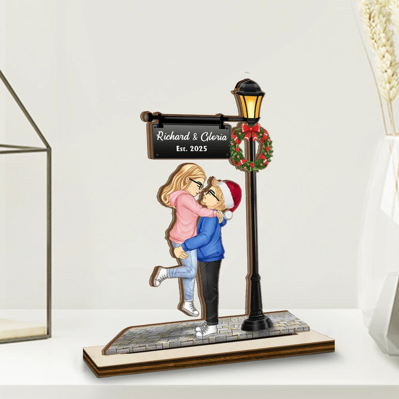 Old Couples,Gift For Husband,Gift For Wife,Gift For Boyfriend,Gift For Girlfriend,Love,Christmas,Non-Eng - Christmas Couple Kissing Under Lamp - Personalized Custom Shaped 2-Layered Wooden Plaque