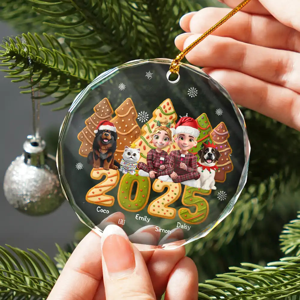 Christmas, Gift For Couples, Pet Lovers, Pet Couple, Happy - Couple With Kids & Pet Cake Cookie Tree - Personalized Circle Glass Ornament
