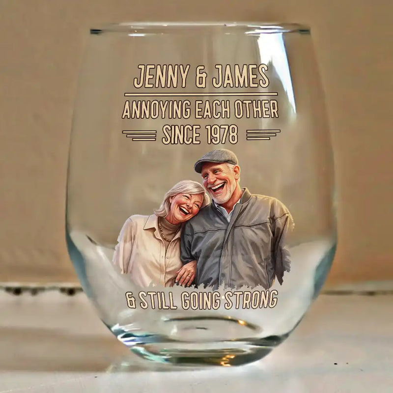 Custom Photo, Art Design, Gift For Couples, Old Couples, Wedding Anniversary, Humorous, Photo - Caricature - Remove BG - Custom Photo Caricature Vintage Annoying Each Other - Personalized Stemless Wine Glass