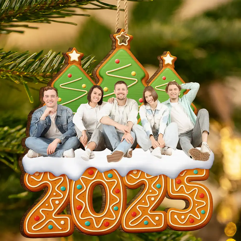 Family,Pet Lovers,Pet Mom,Pet Dad,Pet Couple,Dog Lovers,Dog Couple,Dog Mom,Dog Dad,Cat Lovers,Cat Mom,Cat Dad,Cat Couple,Happy,Christmas,Custom Photo,Gift For Bestie,Gift For Sibling,Cousin,Gift For Kids,Gift For Grandkids - Custom Photo Christmas Family Gingerbread 3D Effect - Personalized Custom Shaped Wooden Ornament