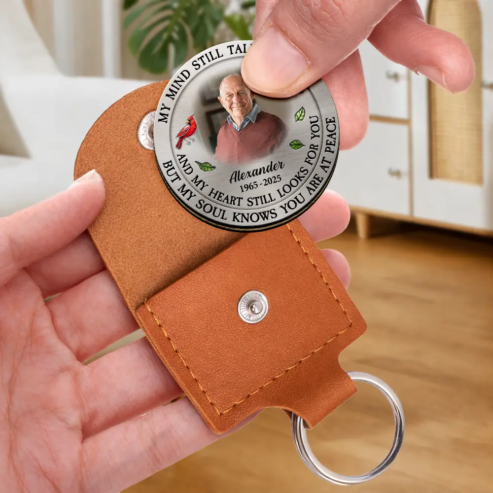 Family, Parents, Gift For Grandparents, Memorial, Sad - Custom Photo Memorial My Mind Still Talks To You - Personalized Wooden Pocket Hug