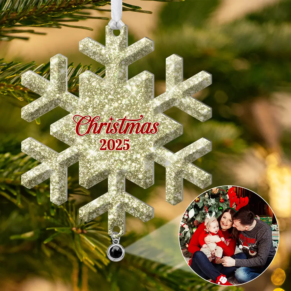 Christmas, Family, Parents, Gift For Grandparents, Happy, Cousin - Custom Photo The Love Between Family Is Forever - Personalized Custom Shaped Photo Projection Ornament