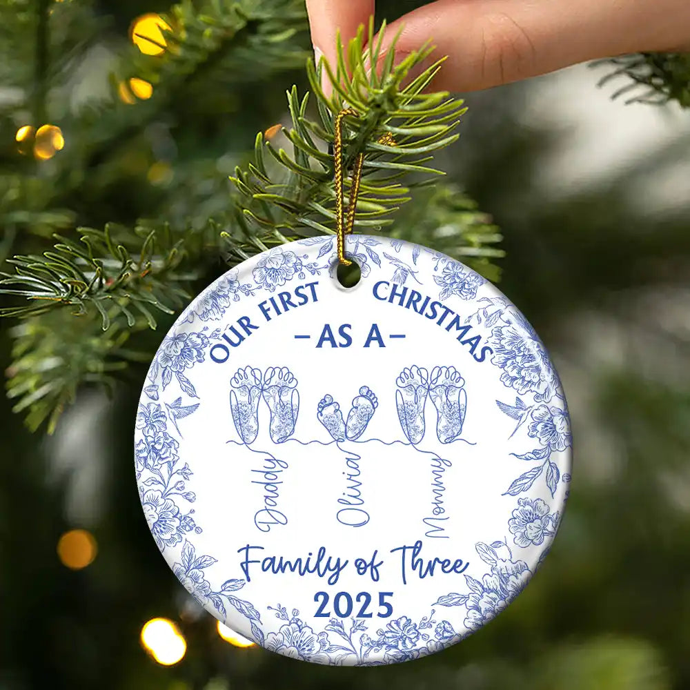Christmas, New Dad, New baby, New Mom, Happy - Family Footprint One Line Art First Christmas As A Family Of Three Toile Pattern - Personalized Circle Ceramic Ornament