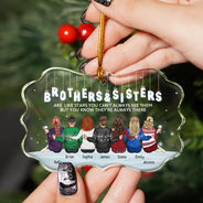 Christmas, Gift For Sibling, Gift For Sisters, Gift For Brothers, Family, Happy - Family Never Apart Maybe In Distance - Personalized Medallion Glass Ornament