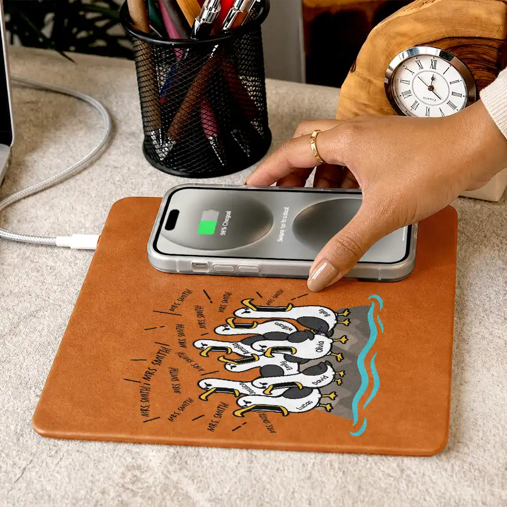 Gift For Grandpa,Gift For Father,Dad - Children,Grandpa - Grandkids,Mom - Children,Gift For Mother,Teacher,Non-Eng,Icon,Humorous - Funny Screaming Seagull - Personalized Leather Charging Mat