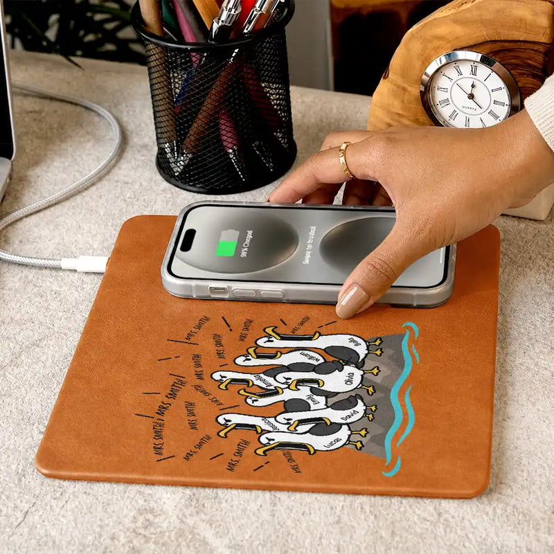 Gift For Grandpa,Gift For Father,Dad - Children,Grandpa - Grandkids,Mom - Children,Gift For Mother,Teacher,Non-Eng,Icon,Humorous - Funny Screaming Seagull - Personalized Leather Charging Mat