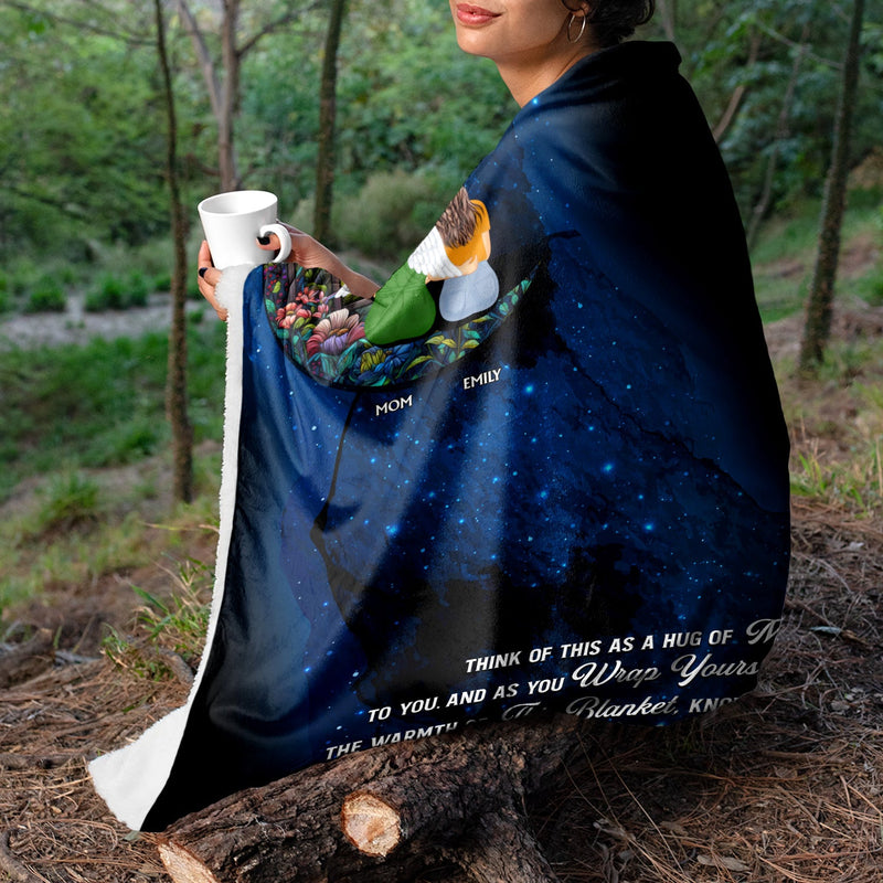 A Hug Of Mom - Memorial Gift For Daughter - Personalized Fleece Blanket