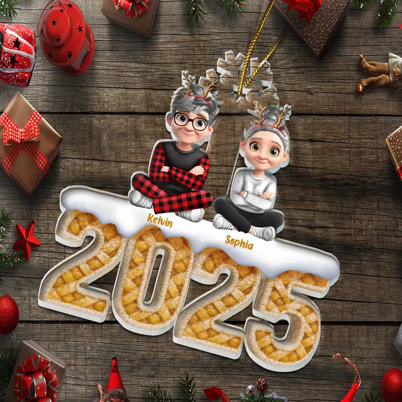Family,Pet Lovers,Happy,Christmas - Christmas Apple Pie Couple With Pets 3D Effect - Personalized Custom Shaped Acrylic Ornament