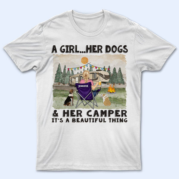 Une fille et ses chiens : une belle chose ! Cadeau pour les amateurs de camping ! T-shirt personnalisé
