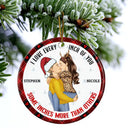 Couple de Noël qui vous aime jusqu'au bout des doigts - Ornement en céramique rond personnalisé 