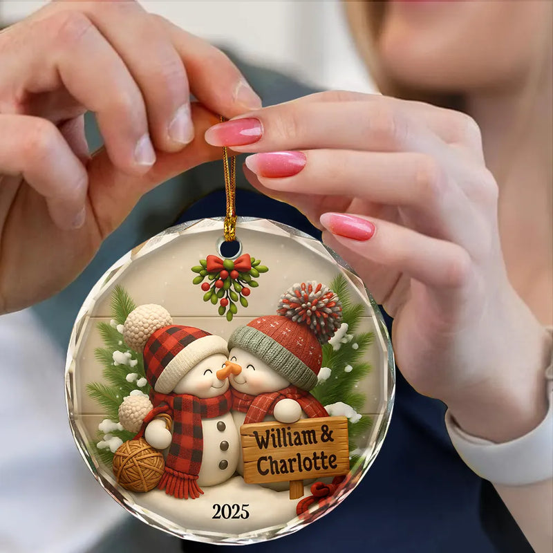 Old Couples,Gift For Husband,Gift For Wife,Gift For Boyfriend,Gift For Girlfriend,Christmas,Love - Kissing Snowman Couple Christmas - Personalized Circle Glass Ornament