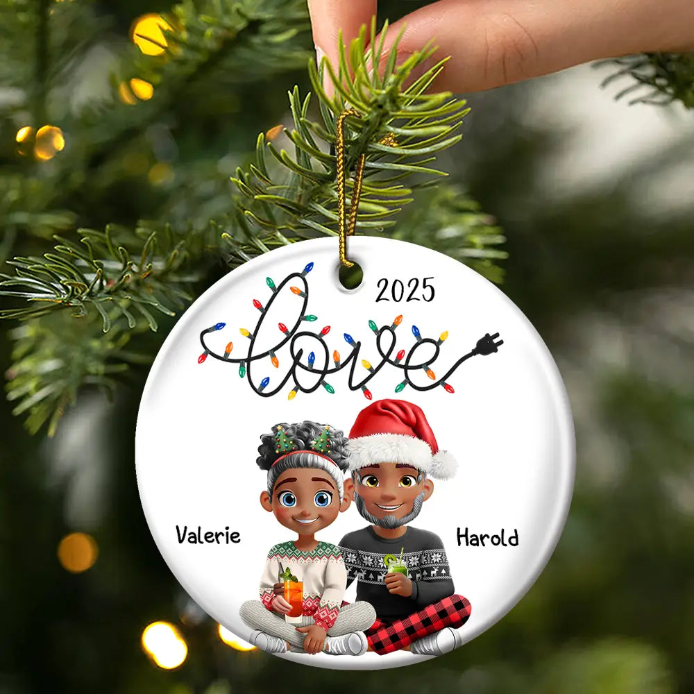 Love, Christmas, Gift For Wife, Gift For Husband, Gift For Couples, Gift For Boyfriend, Gift For Girlfriend - Love Light Christmas 3D Couple - Personalized Circle Ceramic Ornament