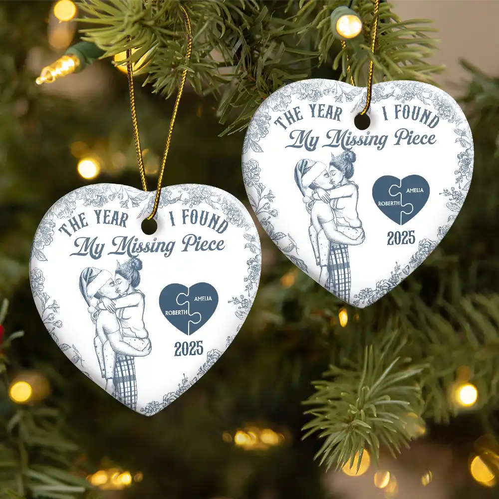 Christmas,Gift For Couples,Love,Gift For Husband,Gift For Boyfriend,Gift For Girlfriend,Gift For Wife - The Year I Found My Missing Piece Kissing Couples Toile - Personalized Heart Ceramic Ornament