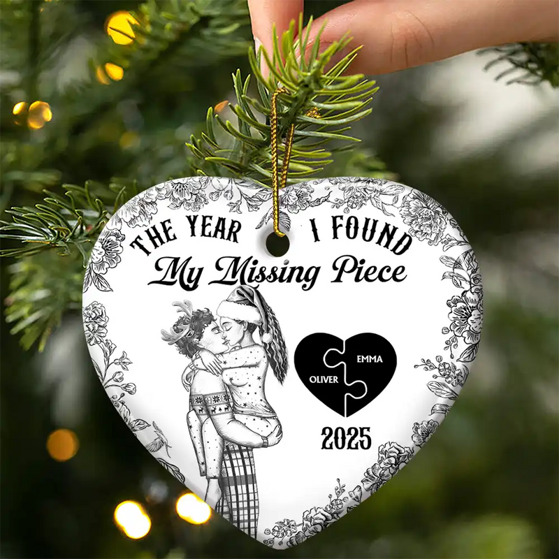 Christmas,Gift For Couples,Love,Gift For Husband,Gift For Boyfriend,Gift For Girlfriend,Gift For Wife - The Year I Found My Missing Piece Kissing Couples Toile - Personalized Heart Ceramic Ornament
