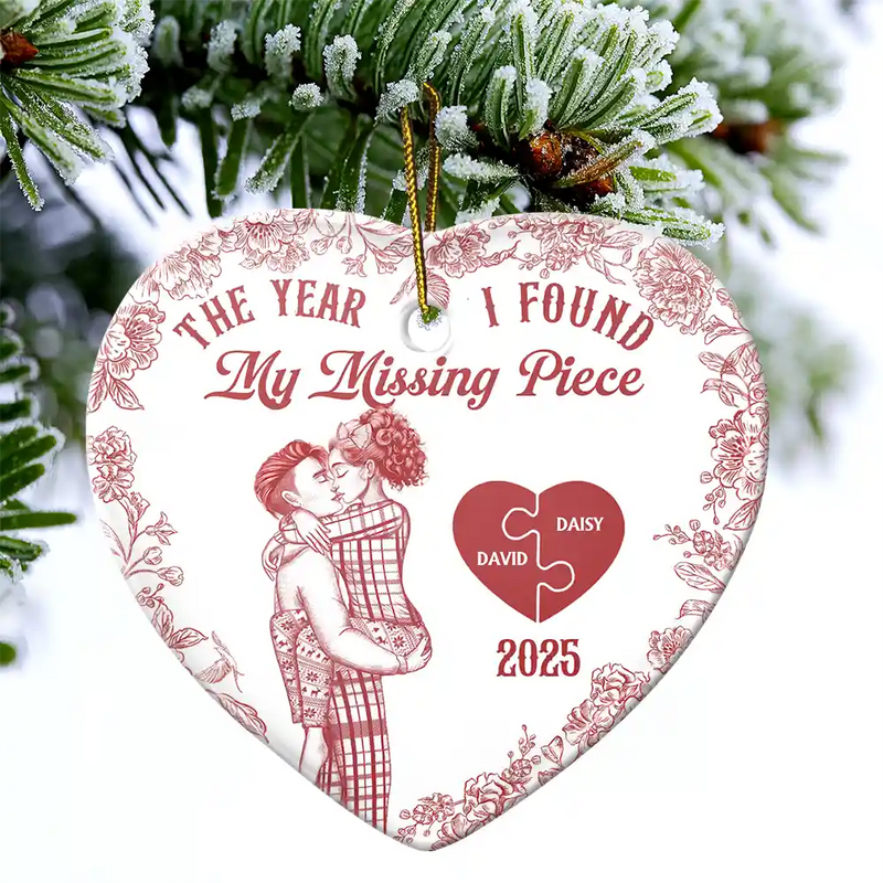 Christmas,Gift For Couples,Love,Gift For Husband,Gift For Boyfriend,Gift For Girlfriend,Gift For Wife - The Year I Found My Missing Piece Kissing Couples Toile - Personalized Heart Ceramic Ornament
