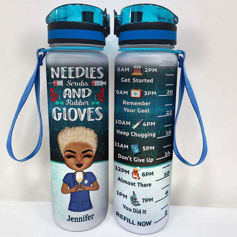 Infirmière buvant de l'eau et poignardant les gens - Bouteille de suivi d'eau personnalisée