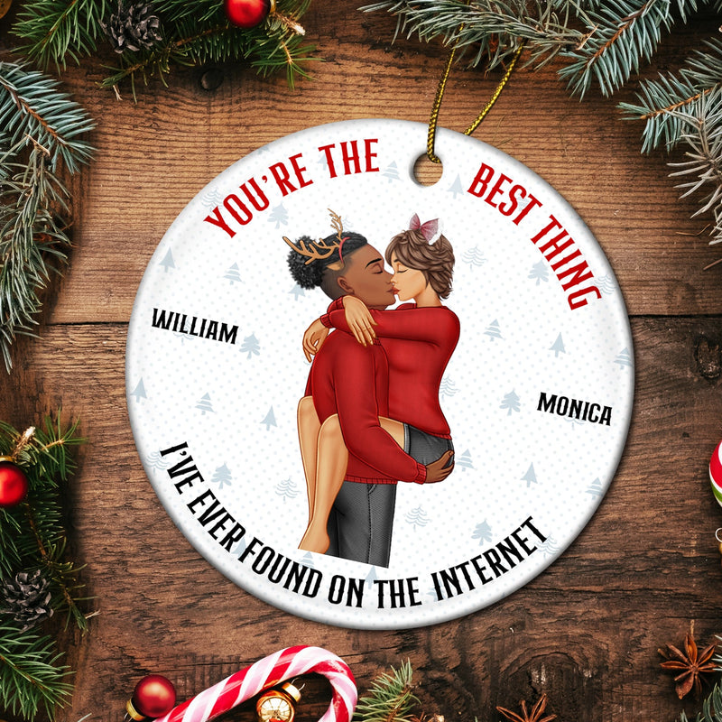 Christmas Kissing Couple Best Things On The Internet - Gift For Couples - Personalized Circle Ceramic Ornament