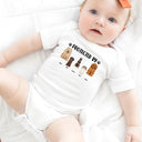 Amoureux des chiens protégés par - Cadeau pour bébé, baby shower, naissance - Body bébé personnalisé