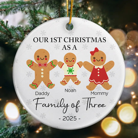 Premier Noël en famille de trois personnes en pain d'épices - Décoration en céramique ronde personnalisée 