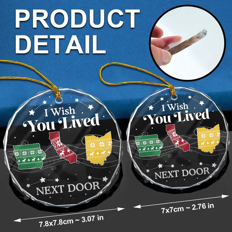 Family, Gift For Sibling, Parents, Gift For Grandparents, Gift For Sisters, Gift For Brothers, Gift For Bestie - Long Distance The Miles Don't Matter Christmas Pattern - Personalized Circle Glass Ornament
