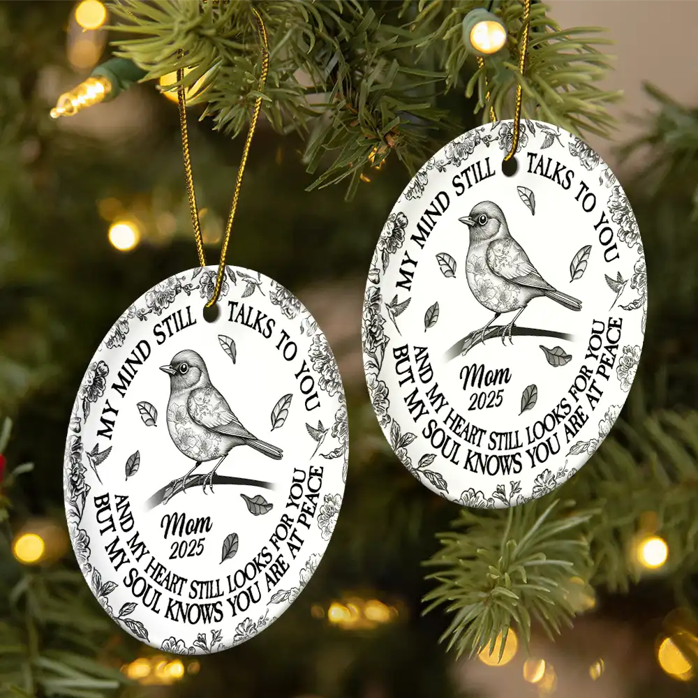 Sad, Memorial, Family, Parents, Gift For Grandparents, Christmas - Memorial My Mind Still Talks To You Toile - Personalized Circle Ceramic Ornament