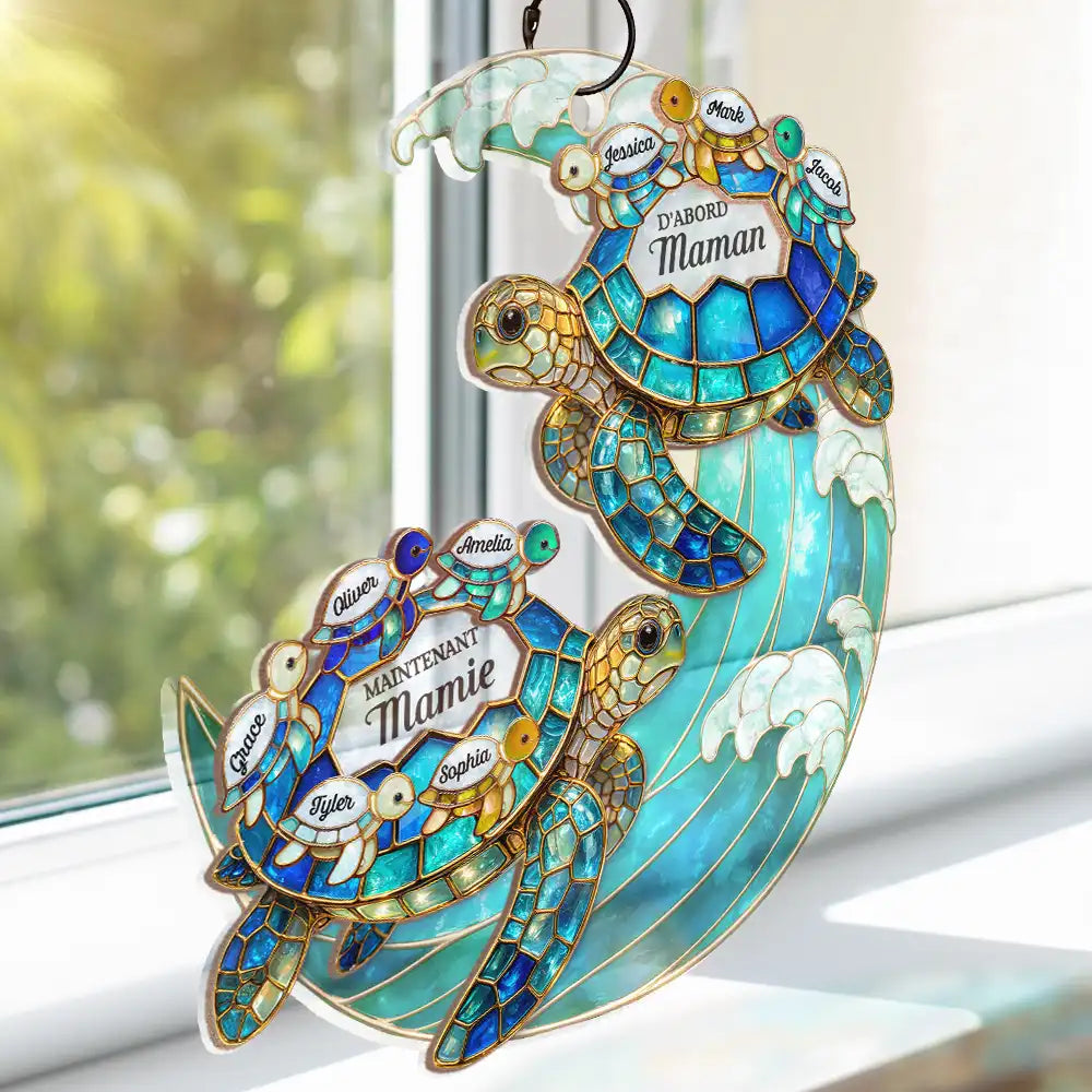 Gift For Wife,Gift For Yourself,Gift For Women,Parents,Gift For Mother,Gift For Grandma,Gift For Grandparents,French,Non-Eng,Icon,Grateful - Tortue De Mer D’abord Maman Maintenant Mamie - Attrape-Soleil À Suspendre Personnalisé