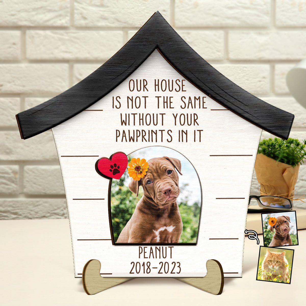 Photo personnalisée chien chat Notre maison n'est pas la même sans vos empreintes de pattes - Cadeau commémoratif pour animaux de compagnie - Plaque en bois personnalisée à 2 couches avec support
